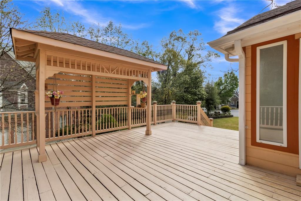 915 Chipley Court Property Photo 33