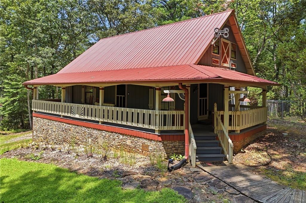1525 Sperin Road Property Photo 1