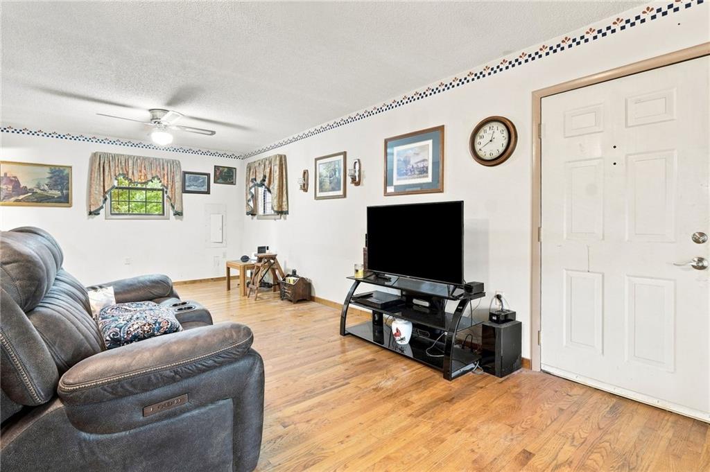 1525 Sperin Road Property Photo 14