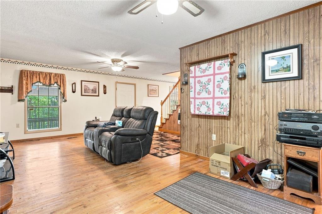 1525 Sperin Road Property Photo 15