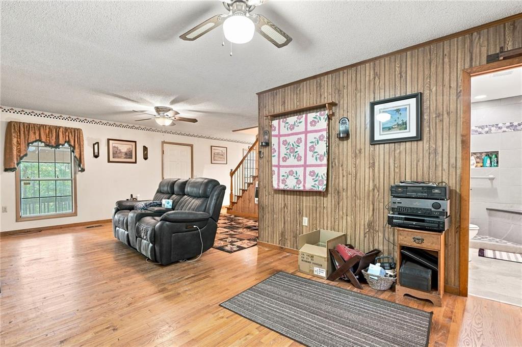 1525 Sperin Road Property Photo 16