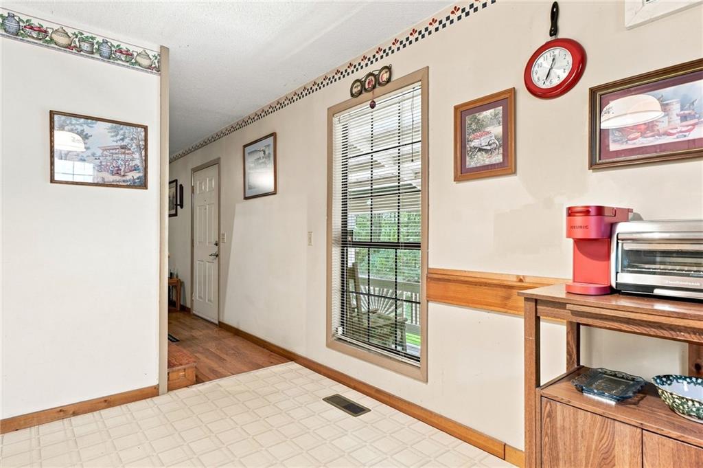 1525 Sperin Road Property Photo 24