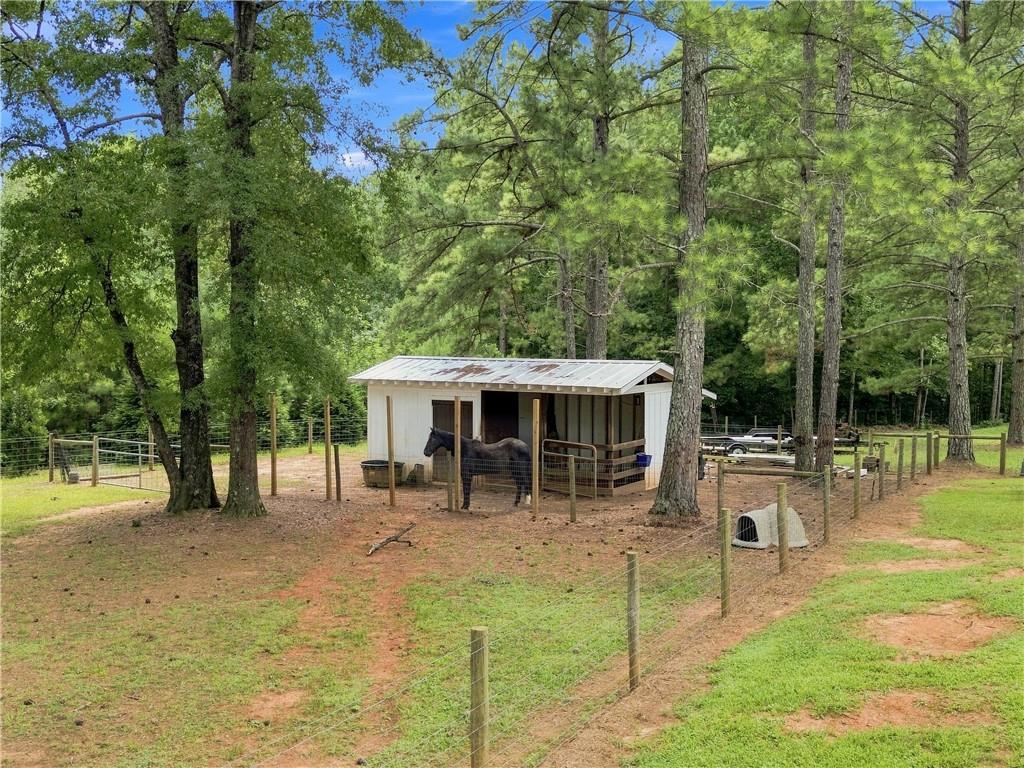 216 Mockingbird Lane Property Photo 6
