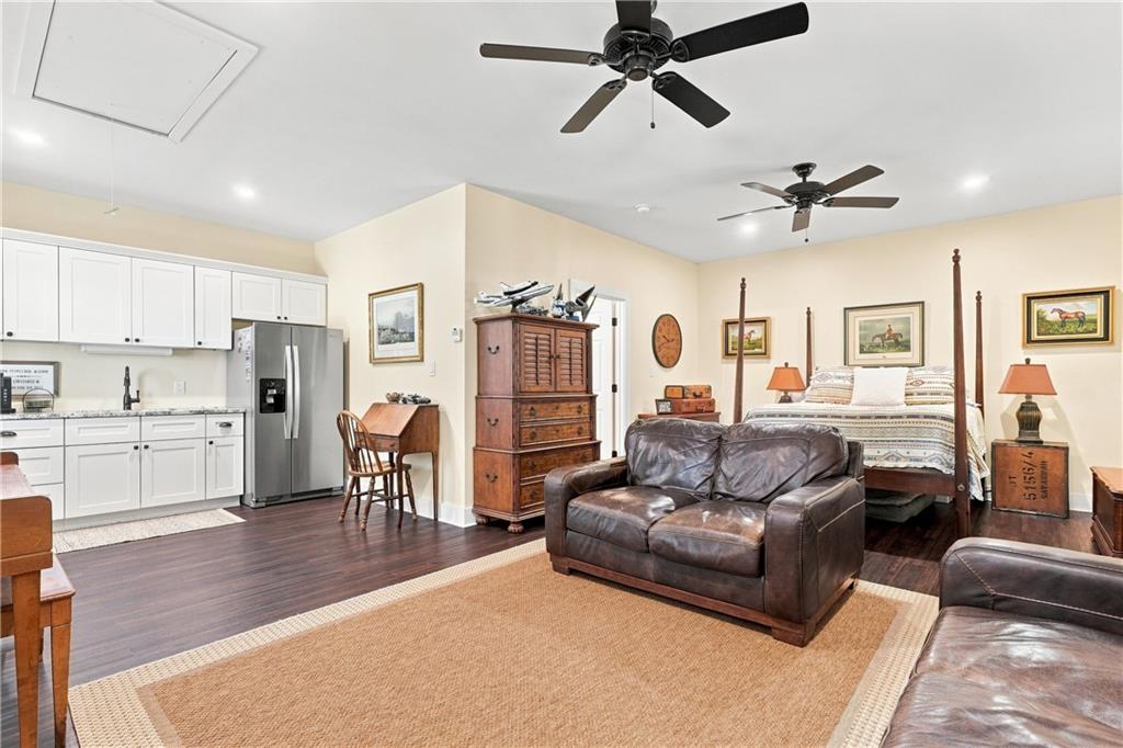 216 Mockingbird Lane Property Photo 39