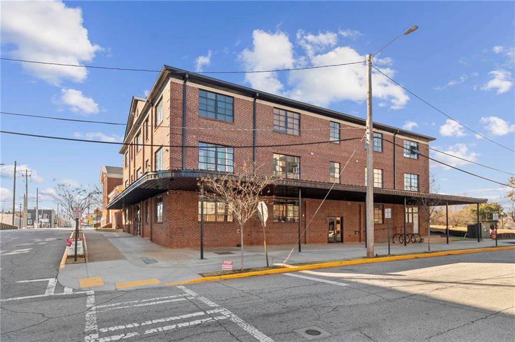 1805 Harvard Avenue Unit 305 Property Photo 1