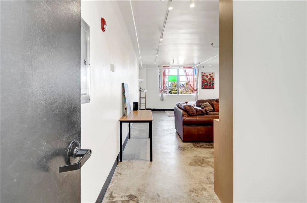 1805 Harvard Avenue Unit 305 Property Photo 3