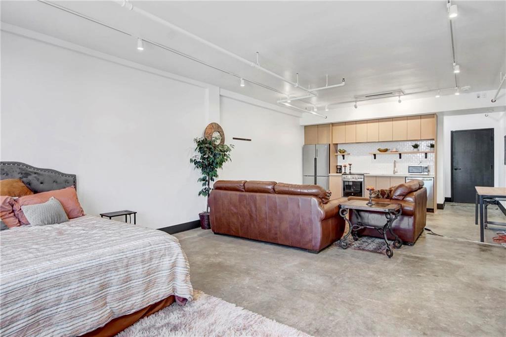 1805 Harvard Avenue Unit 305 Property Photo 4