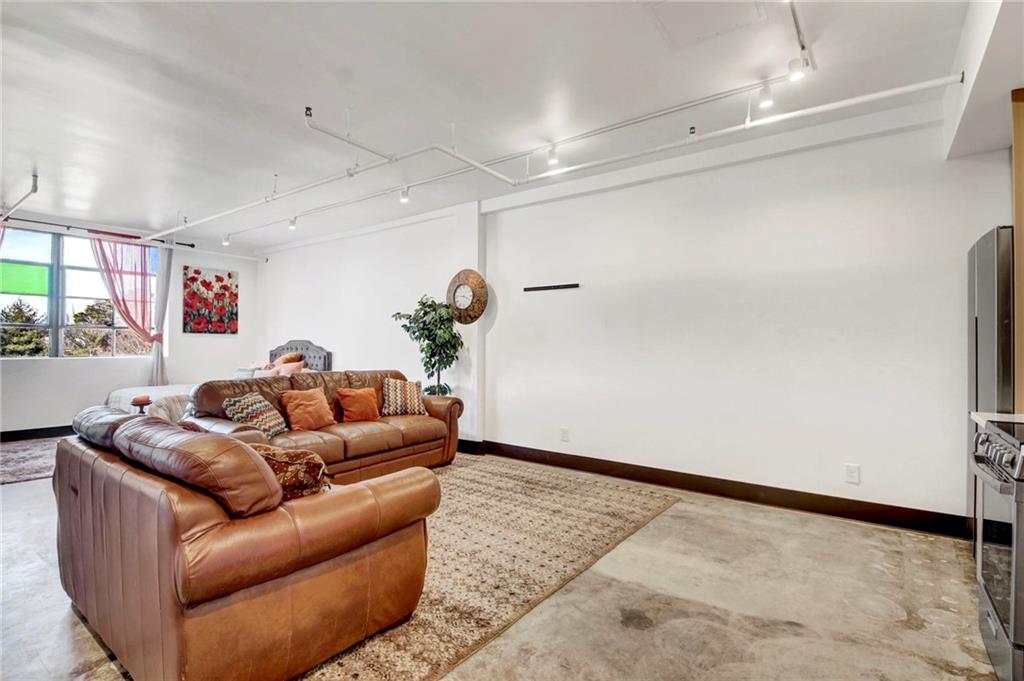 1805 Harvard Avenue Unit 305 Property Photo 7