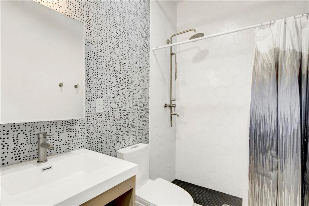 1805 Harvard Avenue Unit 305 Property Photo 11