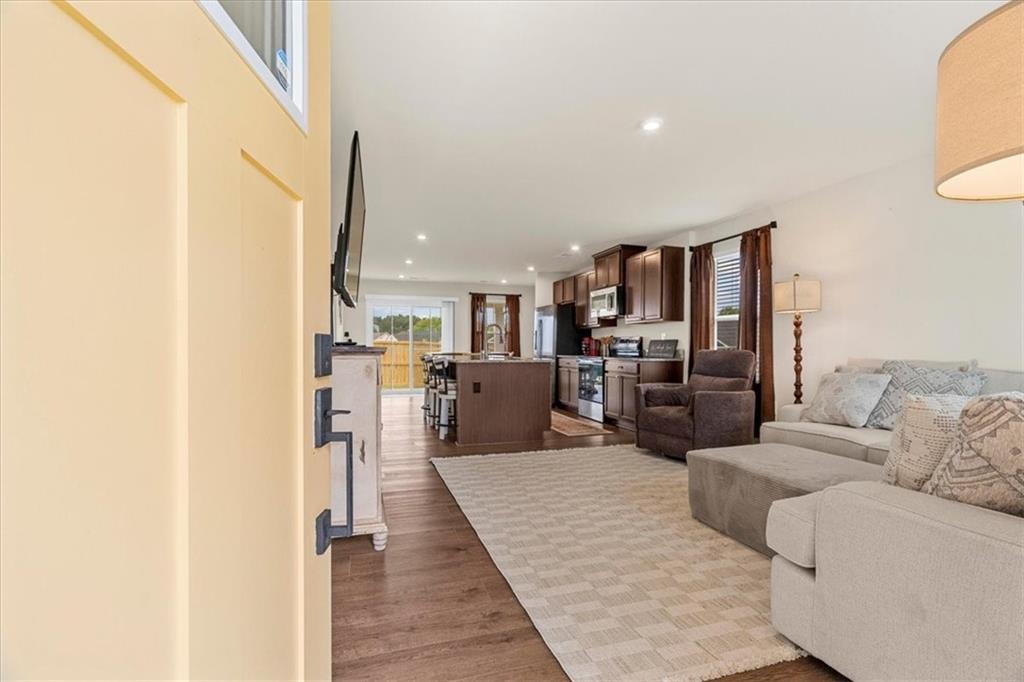 358 Oakleigh Drive Property Photo 4