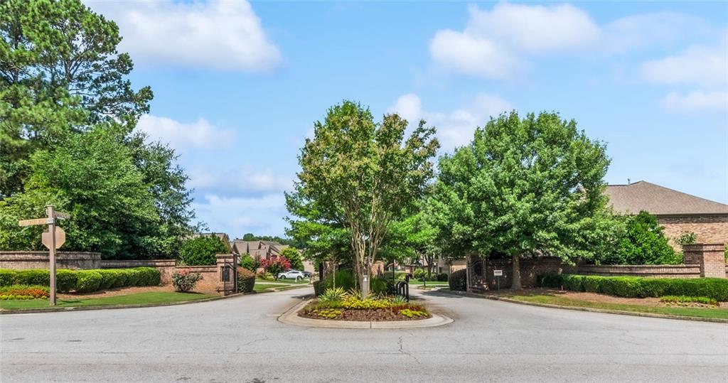419 Live Oak Pass Property Photo 4
