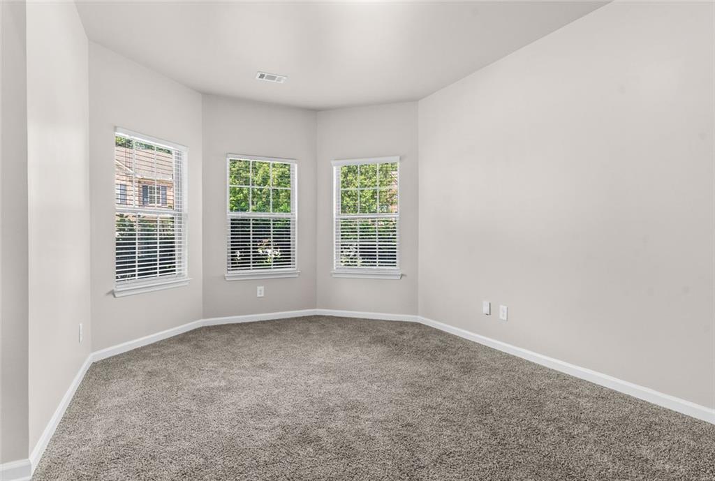 419 Live Oak Pass Property Photo 6