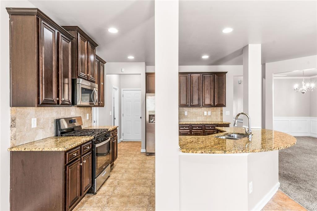419 Live Oak Pass Property Photo 14