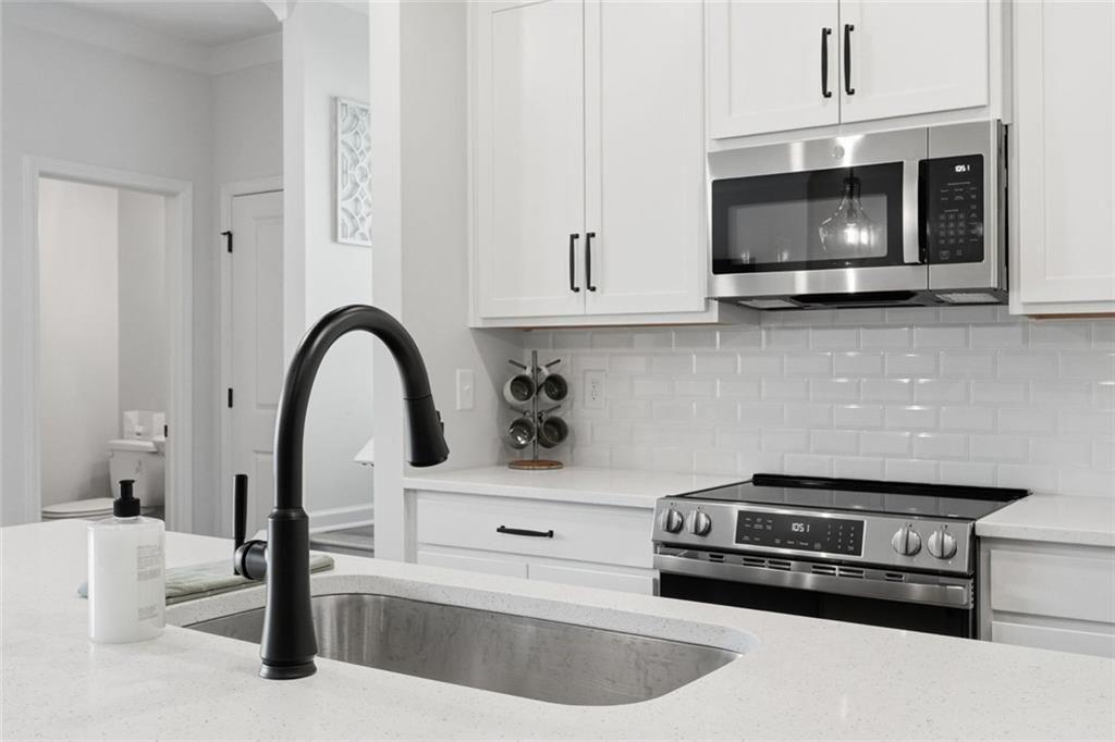 411 Summit View Unit 6 Property Photo 7