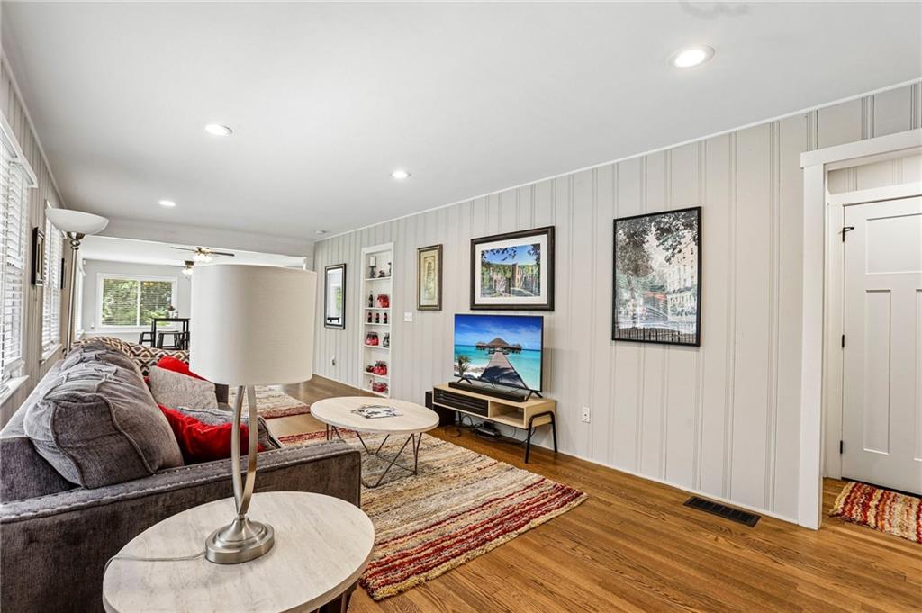305 Oak Avenue Property Photo 7