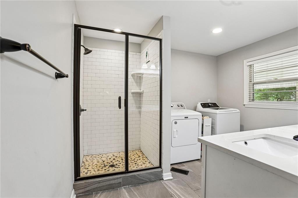 305 Oak Avenue Property Photo 22