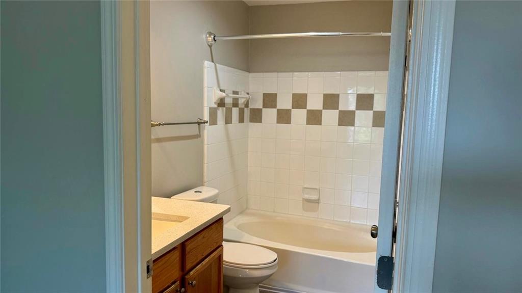 369 Pine Hill Place Unit 1 Property Photo 18