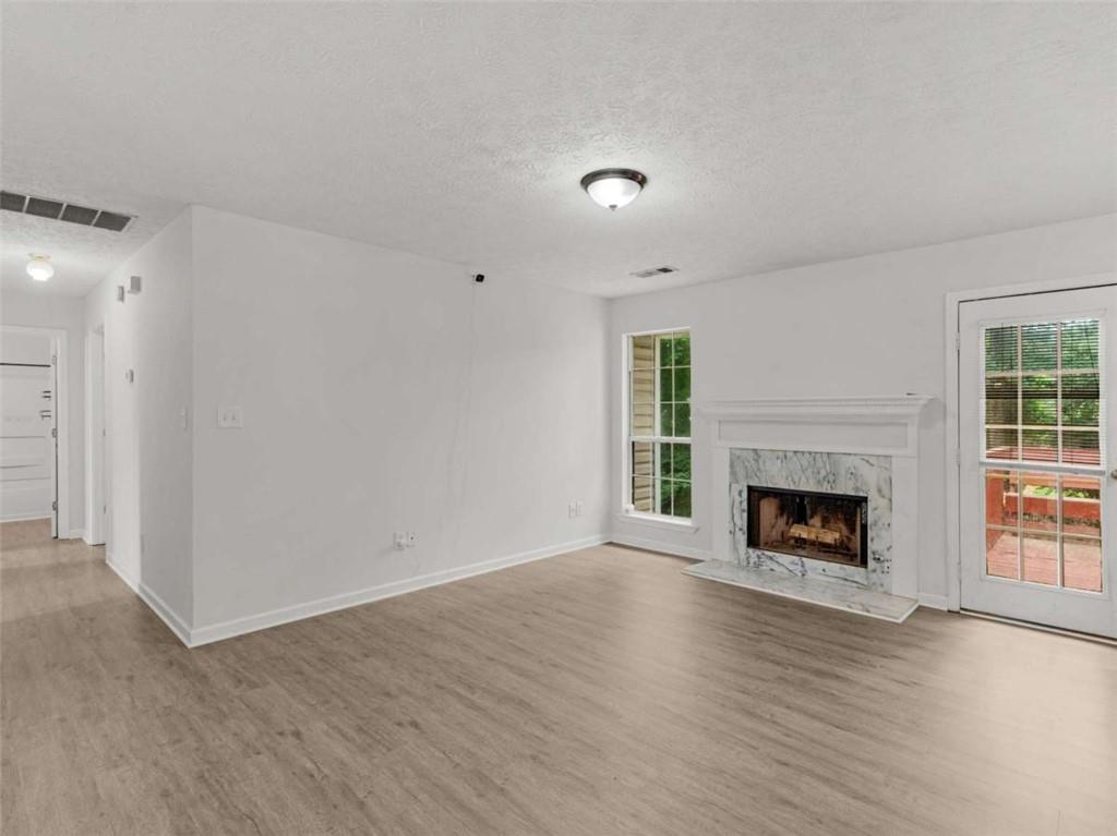 3055 Deerfield Way Property Photo 5
