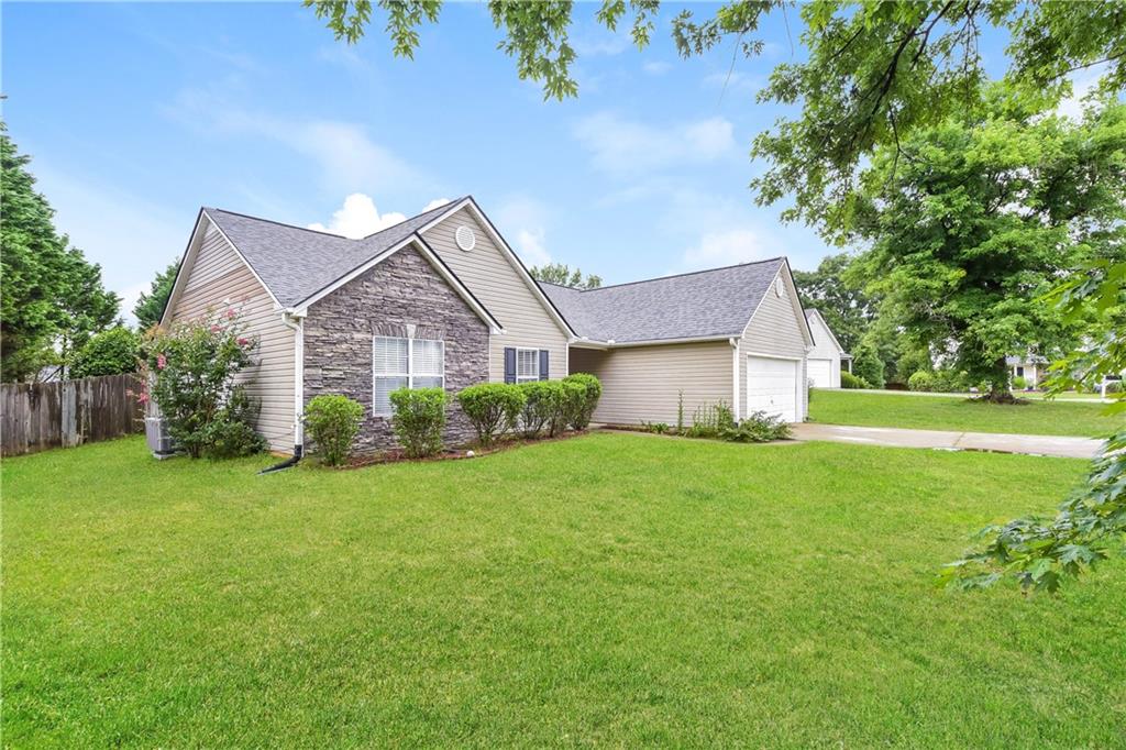 1525 Julianna Drive Property Photo 2