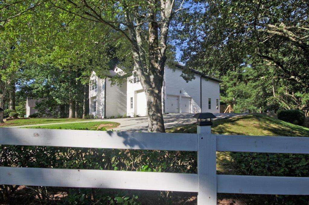 1089 Crooked Creek Road Property Photo 5