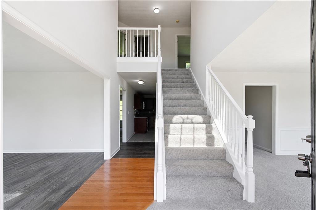 225 Avonlea Drive Property Photo 4
