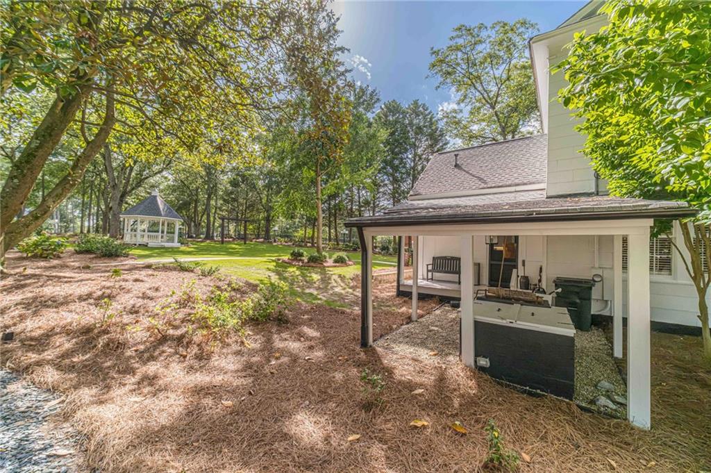 2037 Grayson Highway Property Photo 44