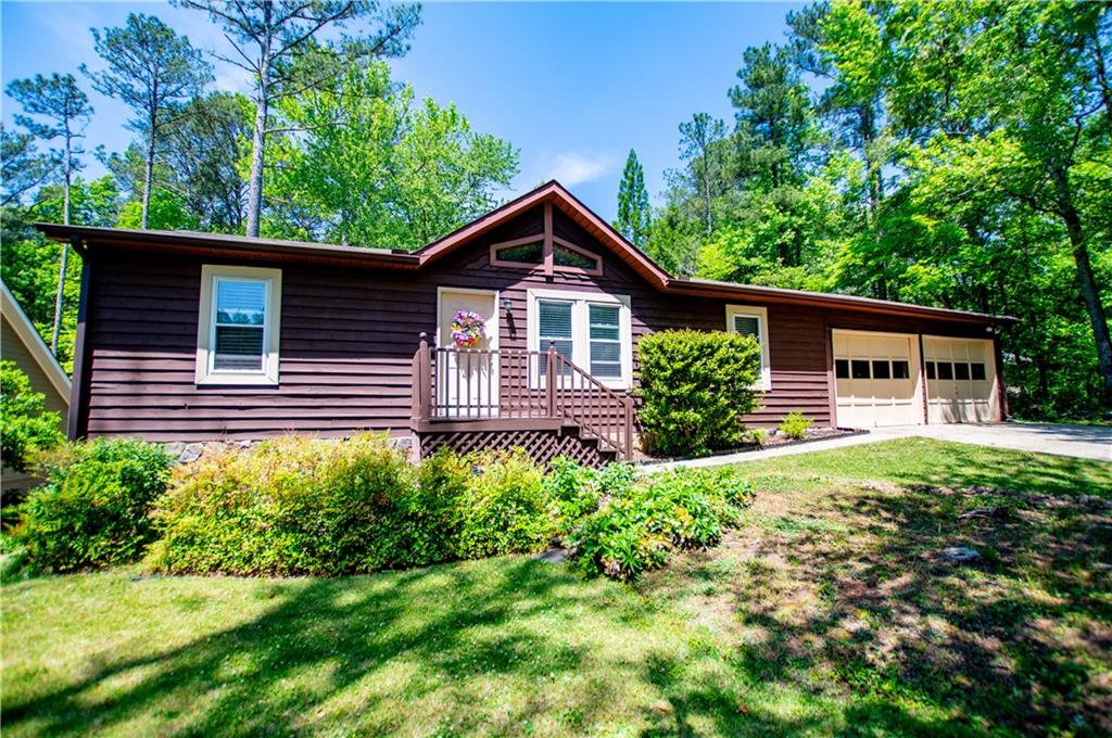1385 Lakeview Parkway Property Photo 4