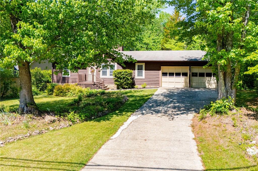 1385 Lakeview Parkway Property Photo 7