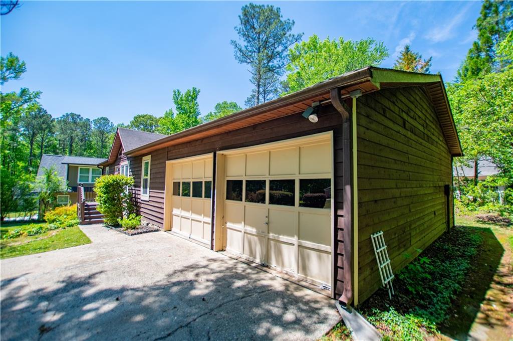 1385 Lakeview Parkway Property Photo 10