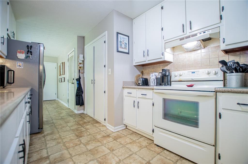 1385 Lakeview Parkway Property Photo 32