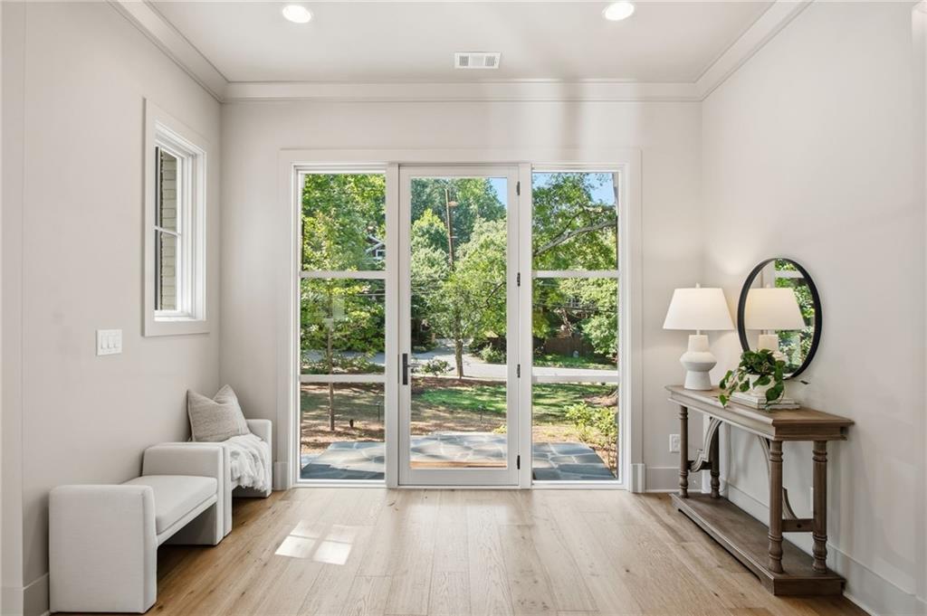 1585 S Ponce De Leon Avenue Ne, Unit #13 Property Photo 2