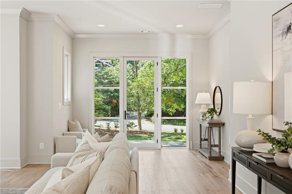 1585 S Ponce De Leon Avenue Ne, Unit #13 Property Photo 3