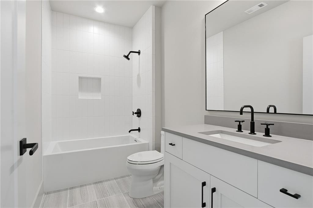 1585 S Ponce De Leon Avenue Ne, Unit #13 Property Photo 37