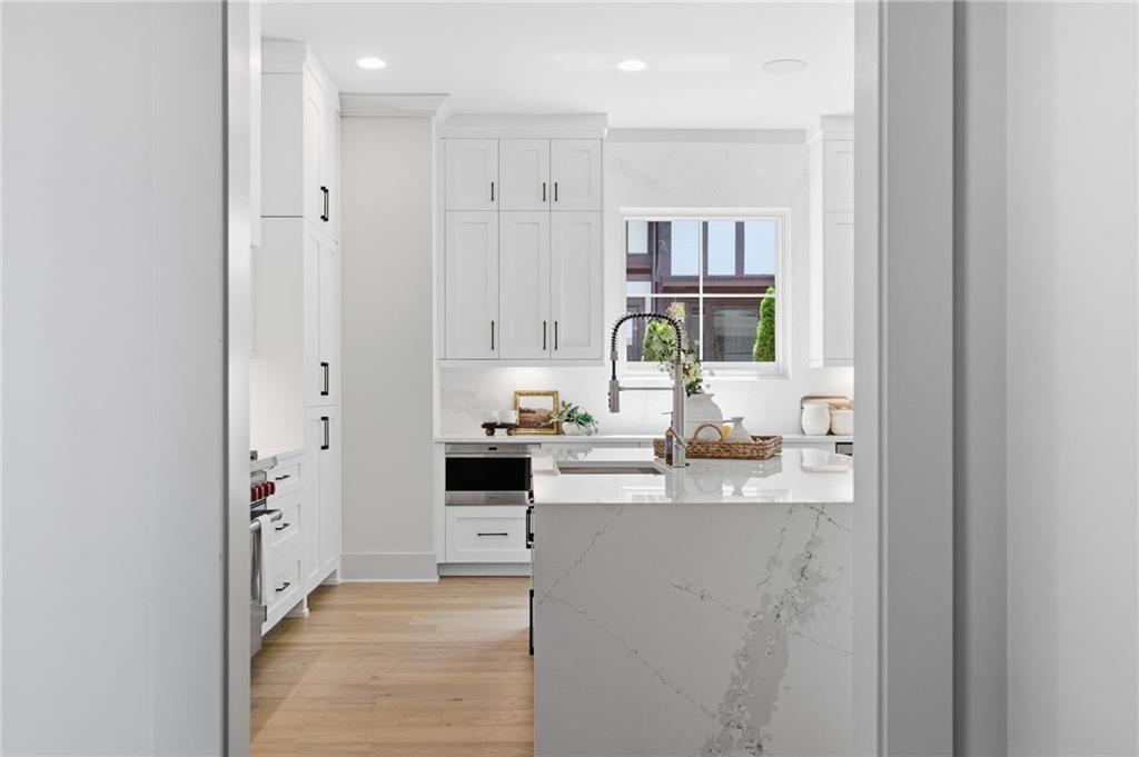 1585 S Ponce De Leon Avenue Ne, Unit #13 Property Photo 60