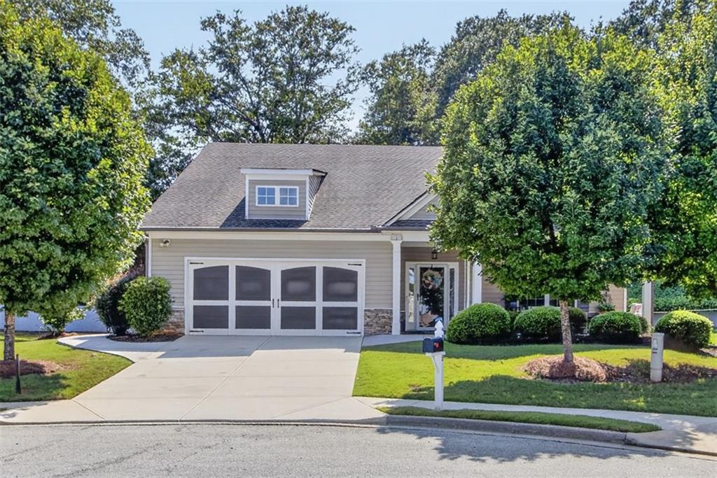 835 Ideal Place Property Photo 1