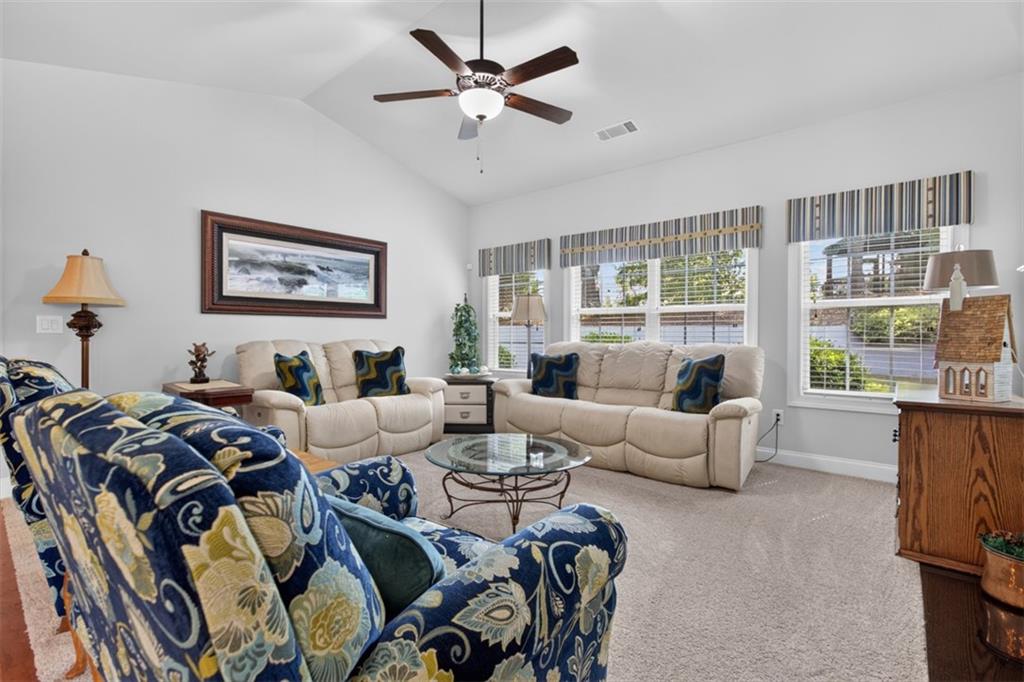 835 Ideal Place Property Photo 8