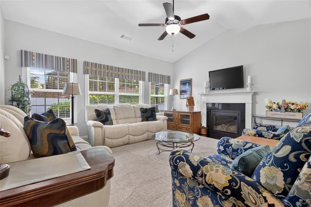 835 Ideal Place Property Photo 9