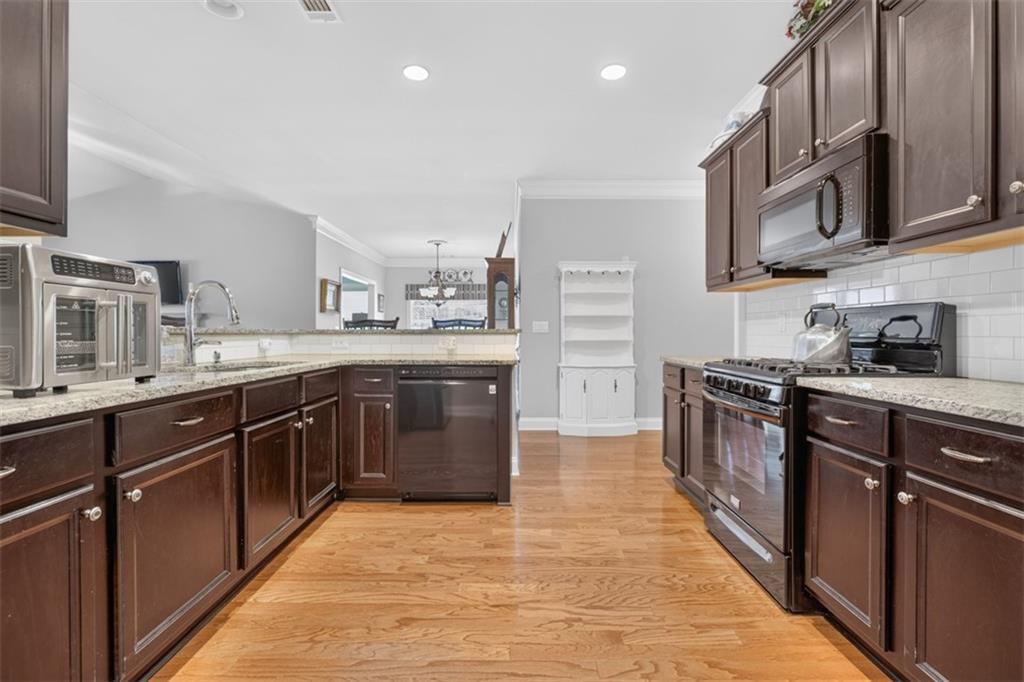 835 Ideal Place Property Photo 13