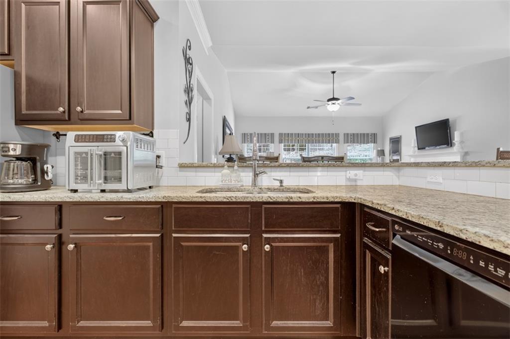 835 Ideal Place Property Photo 15