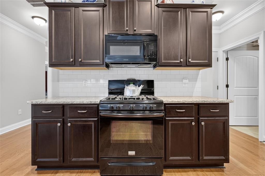 835 Ideal Place Property Photo 16