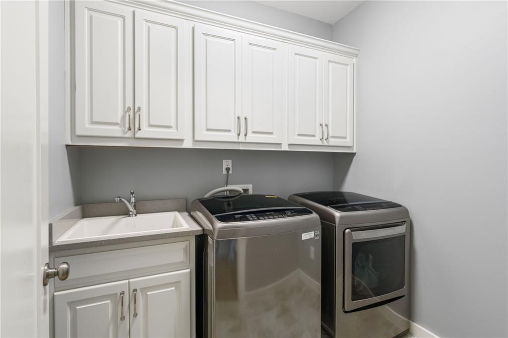 1884 Pointe Place Avenue Property Photo 17