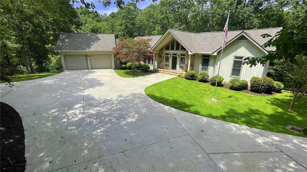 156 Thundering Waters Drive Property Photo 12