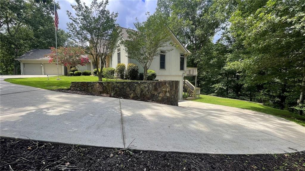 156 Thundering Waters Drive Property Photo 14