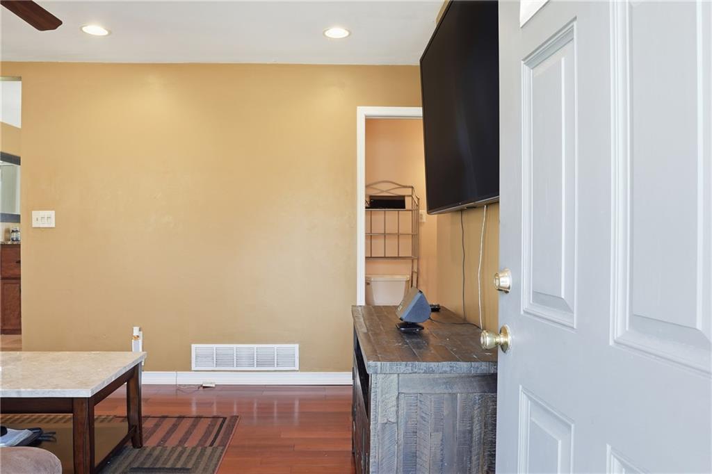 8926 Ashton Road Property Photo 2