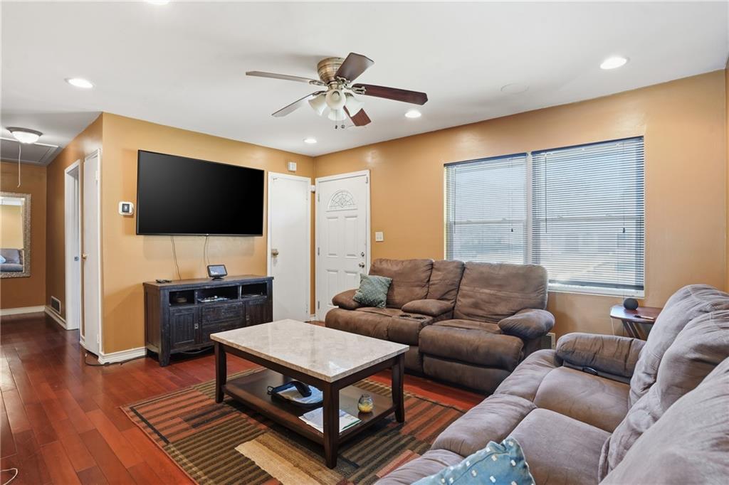 8926 Ashton Road Property Photo 4