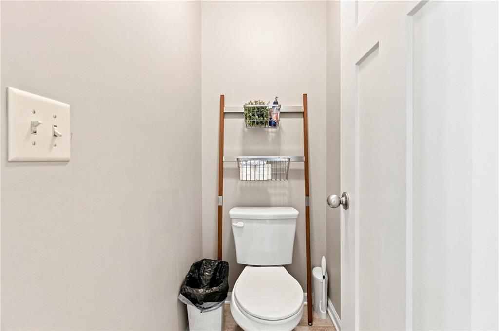 641 Jefferson Boulevard Property Photo 39