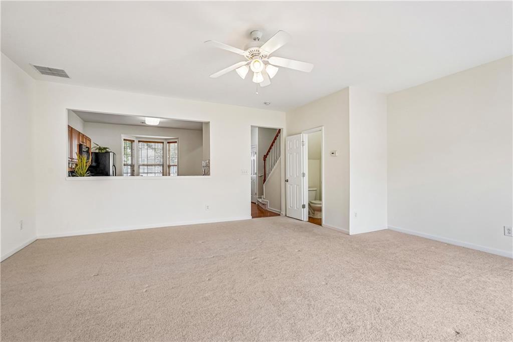 945 Prestwyck Court Property Photo 5