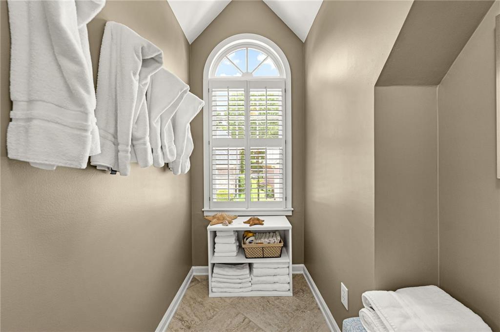 1087 Westbrooke Way Ne Property Photo 20