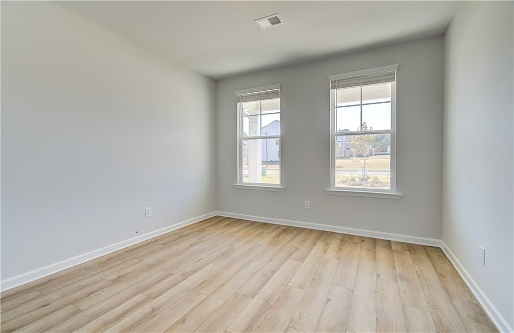 176 Dalston Cove Property Photo 5