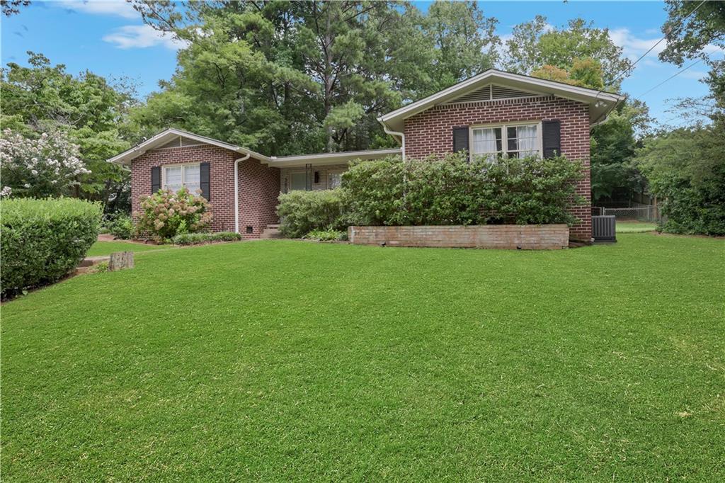 3803 Longview Drive Property Photo 2